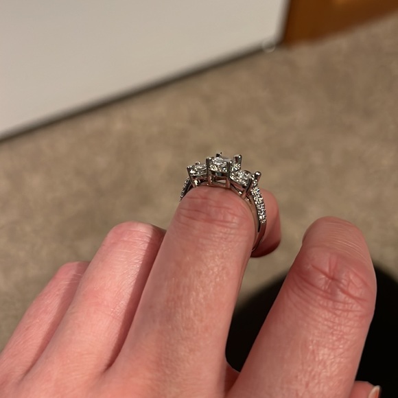 3 stone ring, sterling silver - Picture 2 of 5